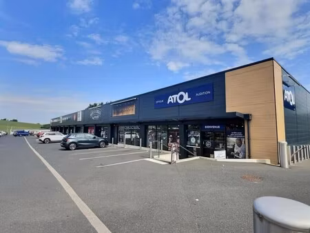 location commerce valmont 57730 167m²