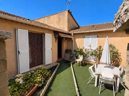 maison à carros (06510)