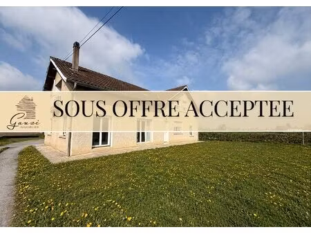 maison divisée en 3 appartements