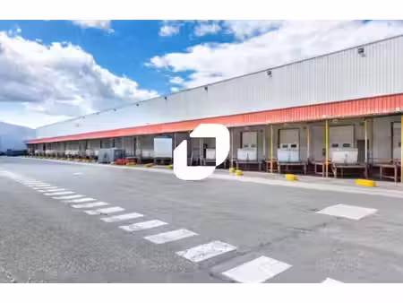location entrepôt servon 77170 4790m²