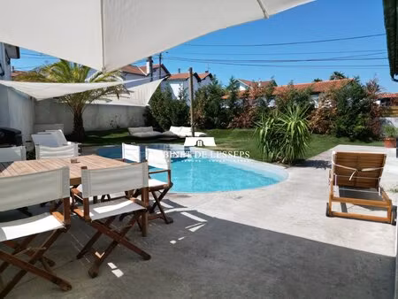 maison de charme rénovée avec piscine