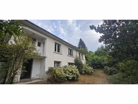 belle maison des années 70 à rénover proche du centre-ville