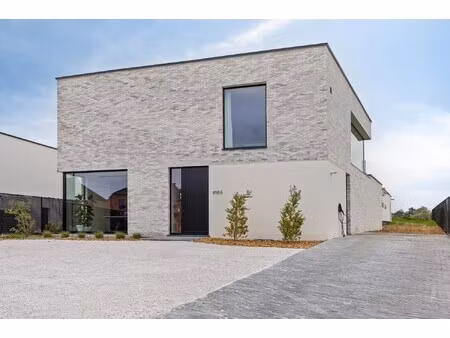 huis te koop in sint-truiden met 4 slaapkamers