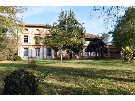 dept 82 proche montech  à escatalens maison bourgoise t8 d'environ 300 m2 sur près d'un...