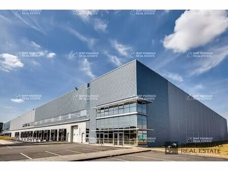 location local d’activités combs-la-ville 77380 1677m² à 5978m²