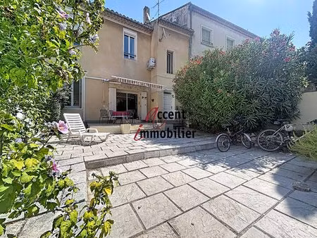 appartement t3 avec cour extérieur et garage