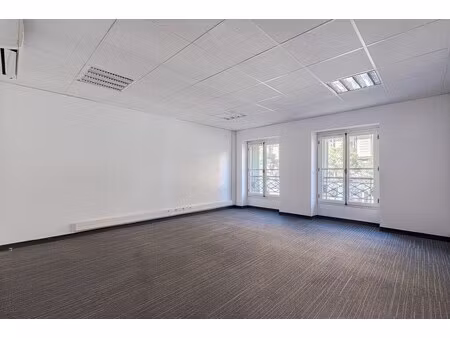 location bureaux 143 m² à 144 m²