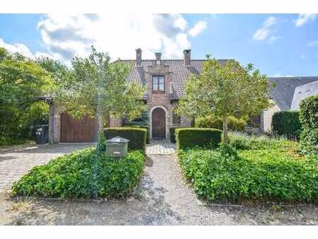 belle villa avec 4 chambres à coucher et un beau jardin à za