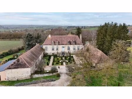 château du xviie siècle (avec partie dédiée à l'événementiel) et