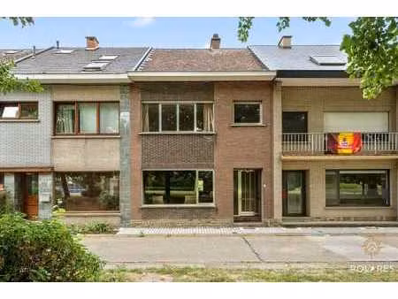 maison familiale à rénover avec 4 chambres  garage et possi