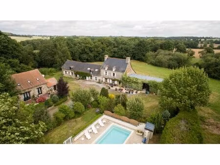 propriété de caractère en bretagne avec grand gîte  piscine et 1 6 hectare résidence...