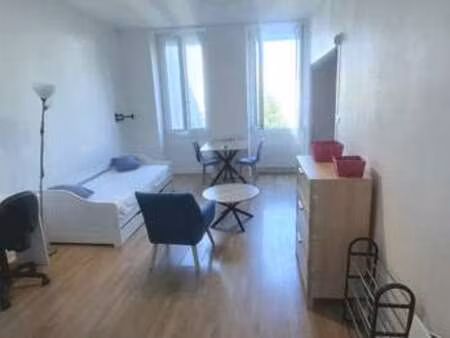 location appartement t1 meublé à rochefort (17300) : à louer t1 meublé / 28m² rochefort