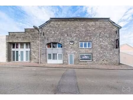5600 philippeville - rue la reine  2f/13