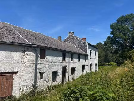 deux maisons à rénover entièrement + garage et jardin