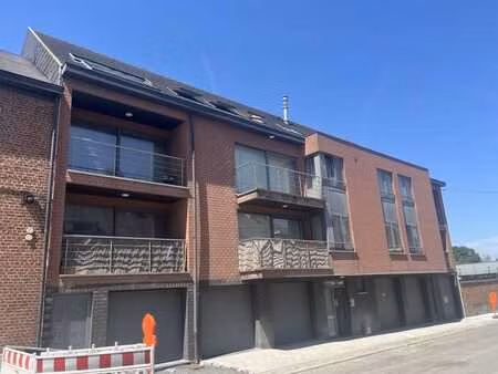 spacieux appartement 2 ch + garage  bois-d'haine  peb b