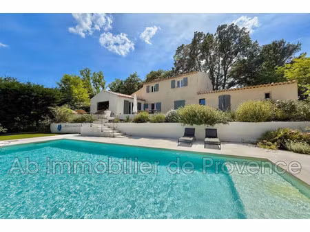 maison de luxe à vendre à lauris