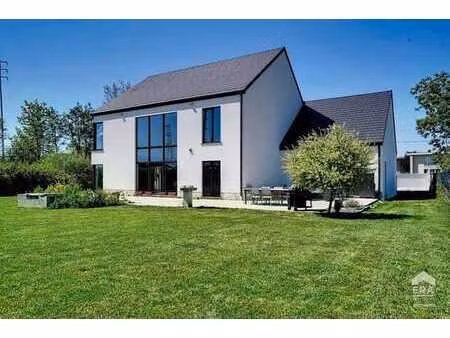 somptueuse villa aux volumes remarquables !