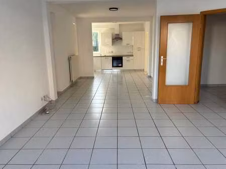 appartement rez-de-chaussée 2 chambres avec parking sécurisé
