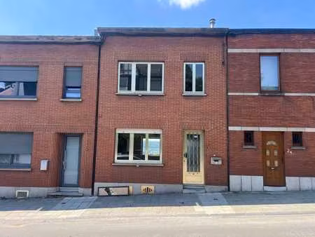 maison saine 2-3 ch à rénover. très jolie vue !