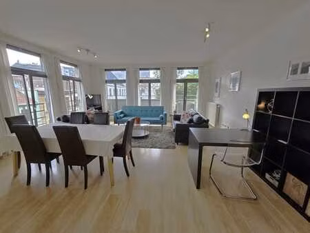 spacieux appartement 2 chambres au cœur de bxl