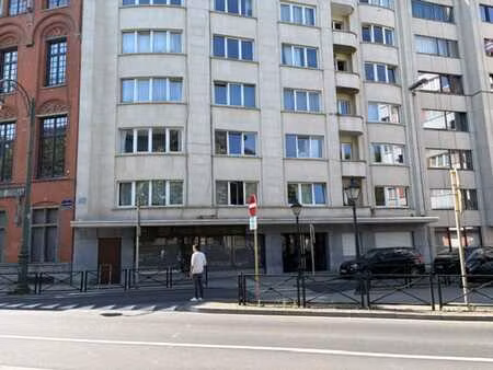 studio complètment rénové à etterbeek