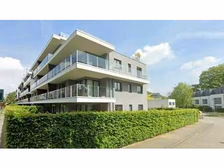 rdc 3 ch 2 sdb avec jardin & 2 terrasses & parking int.