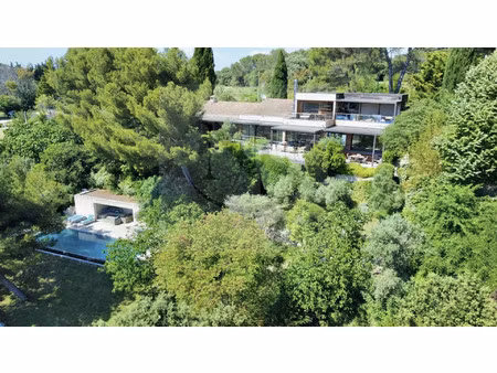 villa de luxe à vendre dans le quartier granettes-jauberte-sainte anne