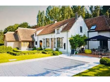 maison de campagne avec 4 chambres  pool house et piscine