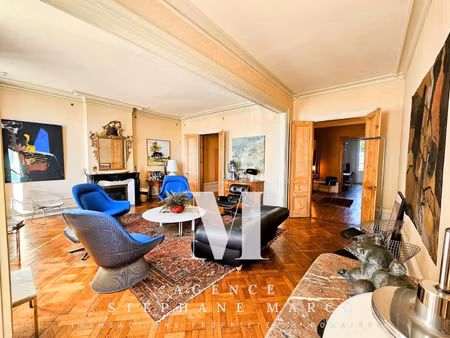 maison de luxe à vendre dans le quartier champlain