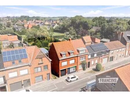 maison jumelée à rénover à poperinge