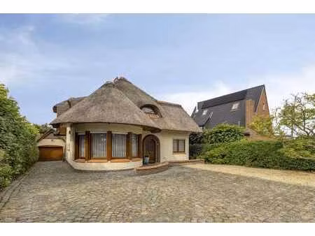 villa familiale avec une expérience de jardin méridional à v