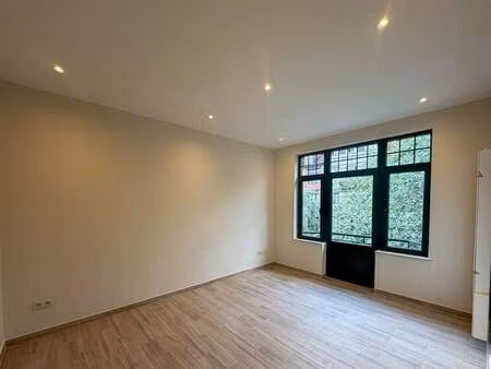 appartement à louer à forest € 1.400 (lqdp3) - so estates brussels | zimmo