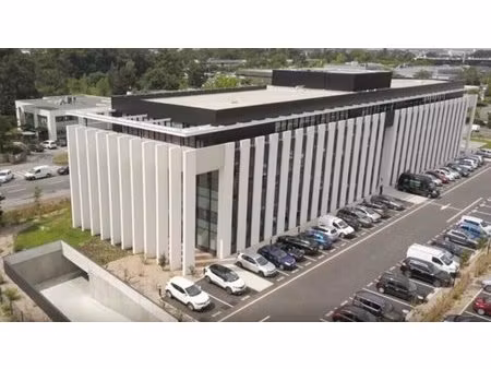 location bureaux 534 m² à 2 377 m²