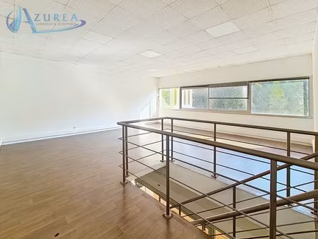 location bureaux 160 m²