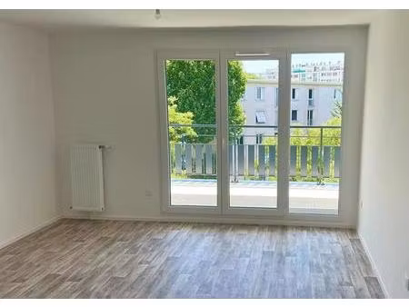 t3 / 63m² / drancy (rer b)