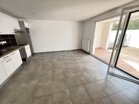 à louer charmant t3 à eaunes avec jardin - parkings sous-sol