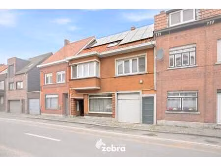 ruime woning met 4 slaapkamers en tuin te oostrozebeke!