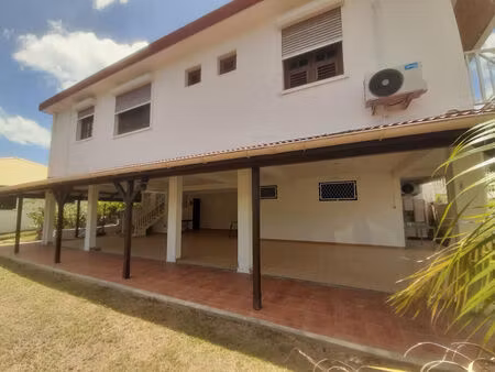 location villa 4 pièces  89.54m²  le carbet
