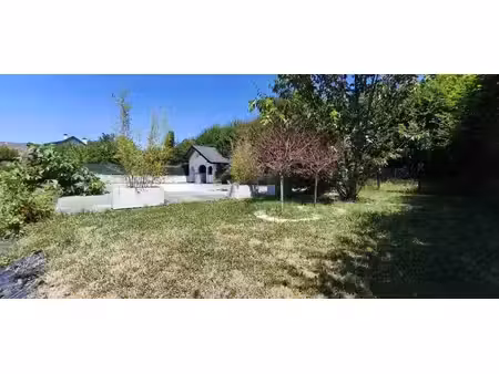 terrain constructible de 998 m² avec piscine à fillière