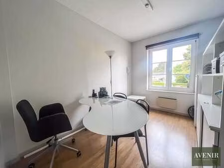 plusieurs espaces polyvalent idéalement situé