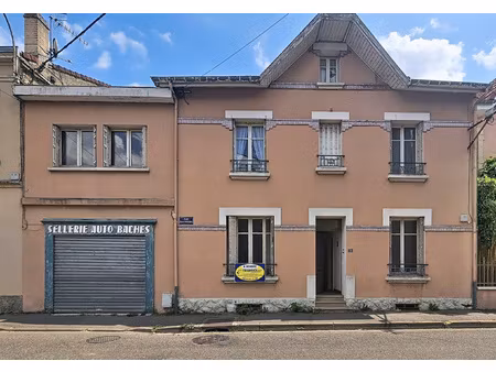 maison de ville - beau potentiel