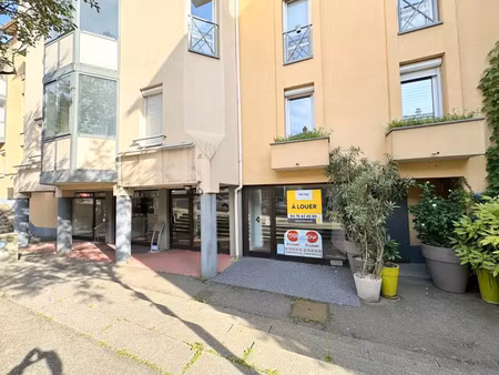 location local industriel 75 m² à francheville (69340)