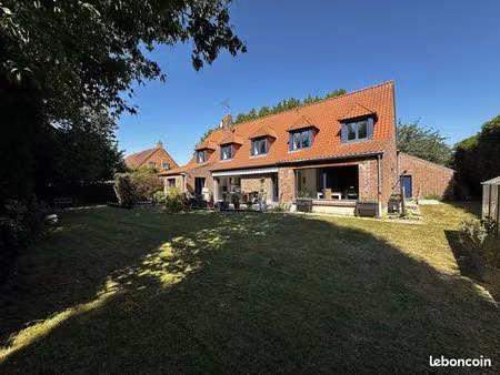 maison 7 pièces 258 m²