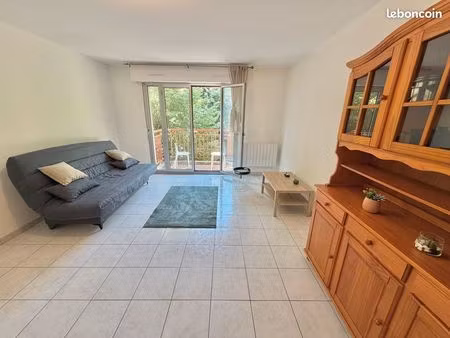 appartement avec balcon et place de parking en résidence