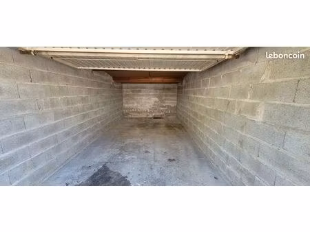 garage fermé à louer