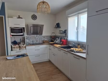 maison avec 3 chambres