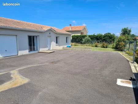 à louer – maison contemporaine de plain-pied avec jardin – aubiac (47310)