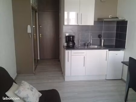 loue studio meublé