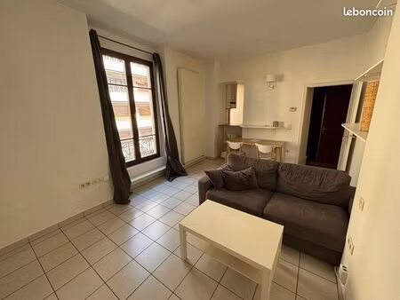 grand studio hyper centre secteur place grenette