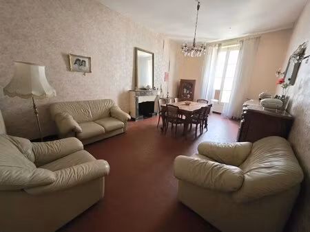 une exclusivité gimmot – à vendre – immeuble à nîmes
